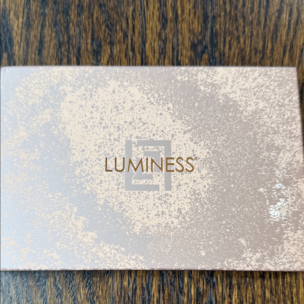 Luminess Essential palette brand new
